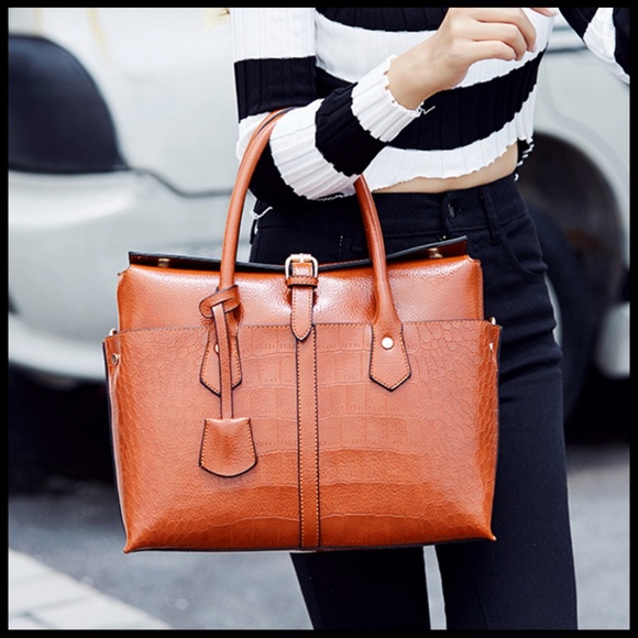 NEW HELENA Tote Crossbody - Picture 2 of 8